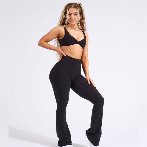 BuffBunny Contour Pocket Flare Legging black - Picture 6 of 11
